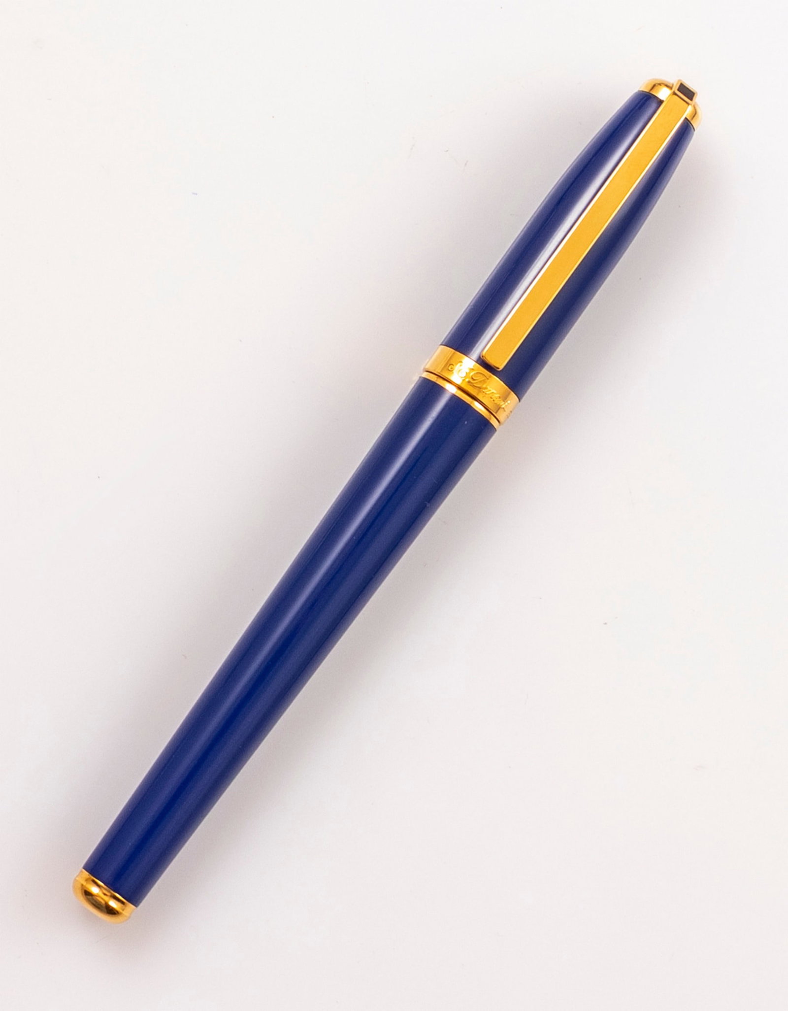 S.T. Dupont Fidelio Fountain Pen: S.T. Dupont Fidelio fountain pen, Blue with GP trims. Size: 5.3" (13.5 cm). 14K gold nib, M. Excellent condition.