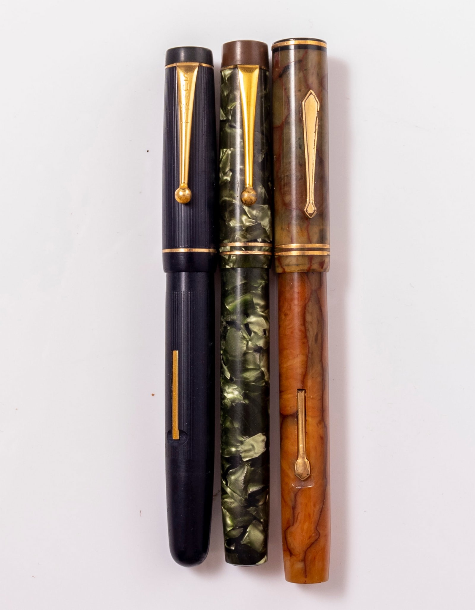English Fountain Pens: Lot of 3 English fountain pens, including Progressudor Normal , Stephens 270 & Summit. Size: 5.25" (13.3 cm). 14K gold nibs, F/M. Very good external condition, unknown working order.