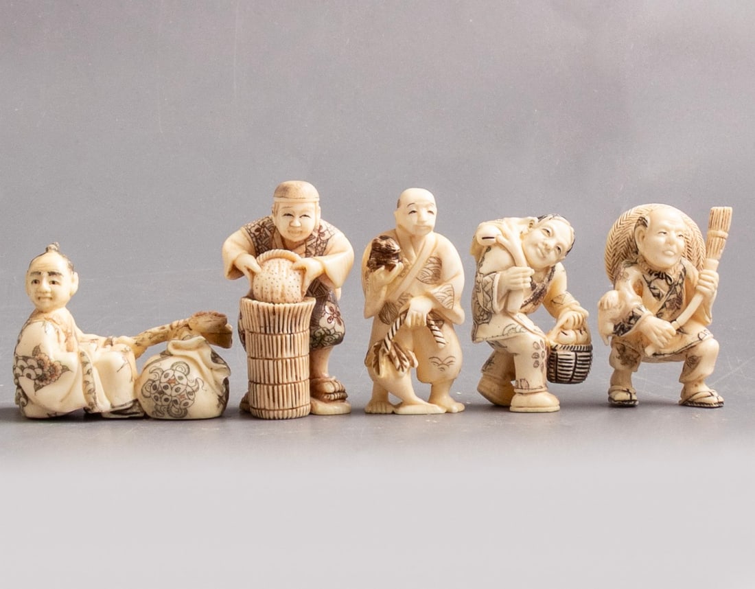 Carved Japanese Netsuke (1 of 8)