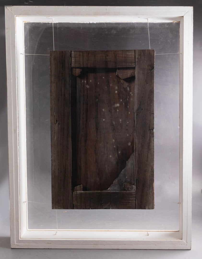 Yigal Ozeri (b. 1958): Yigal Ozeri (b. 1958), Wooden frame, double-sided work, oil on wood, 42X27 cm, signed. Cracks to wood.