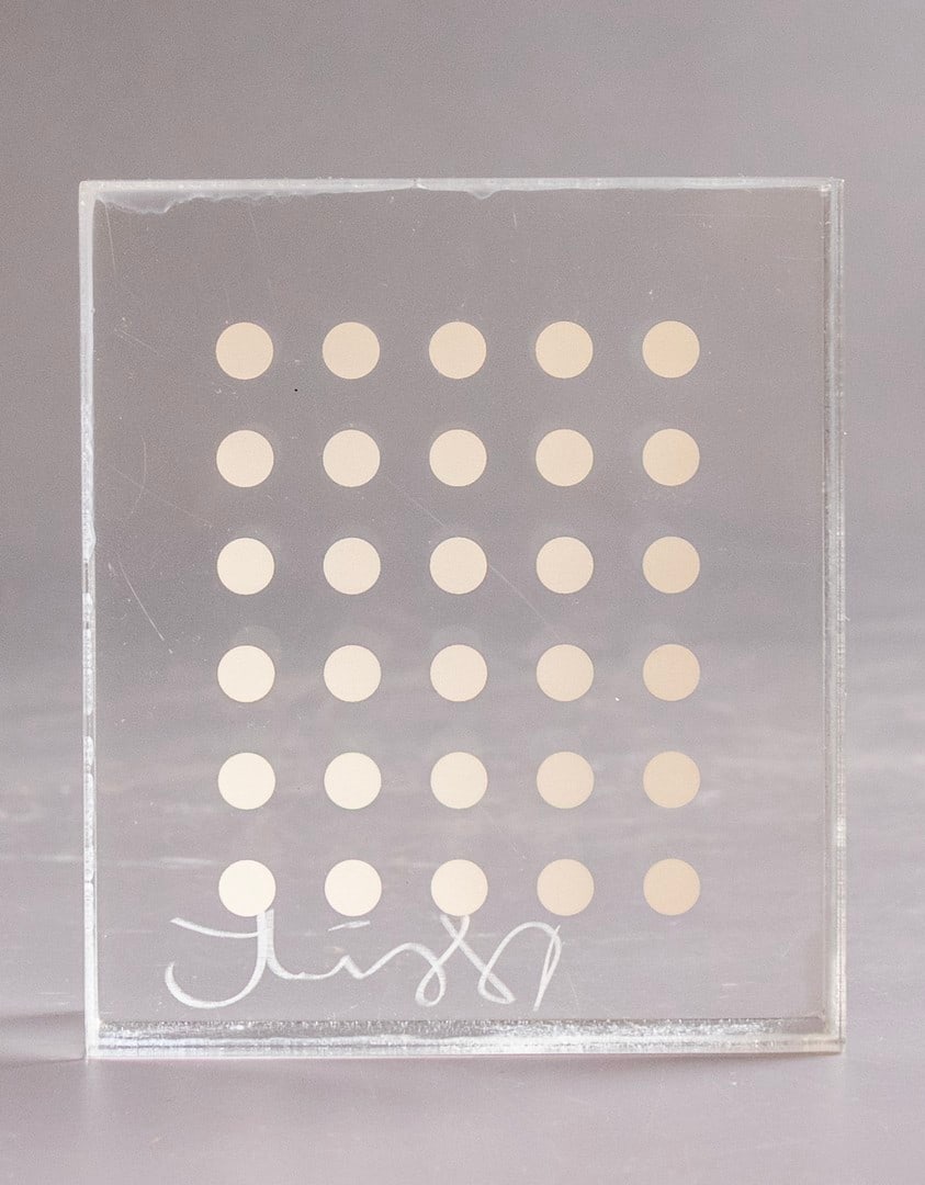 Damien Hirst (b. 1965): Damien Hirst (b. 1965), Ho, Ho, Ho!, 1997, screenprint in white on plexiglass, height: 7.5 cm, Signed. Scratches.