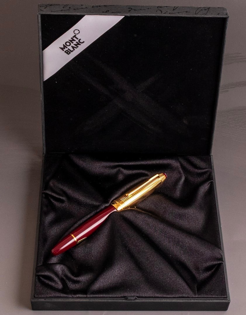 Montblanc Meisterstuck Classique Doue Fountain Pen (1 of 12)