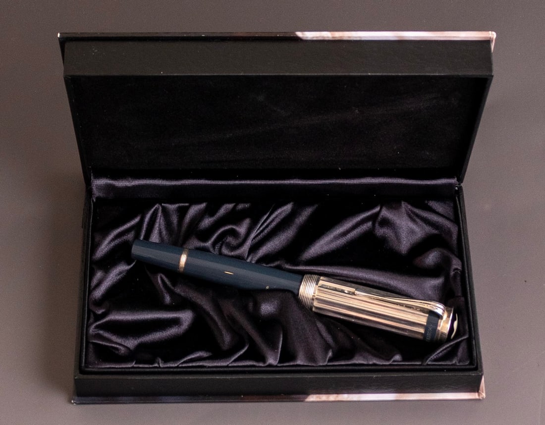 Montblanc Meisterstück Limited Writers Edition Fountain Pen, Charles Dickens (1 of 13)