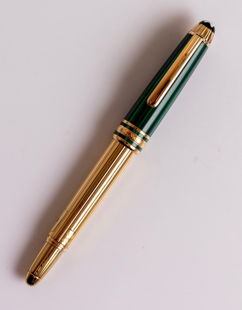 Montblanc Meisterstuck Mozart Fountain Pen, Czar Nikolai I: Montblanc fountain pen, "Meisterstuck Czar Nikolai I Mozart", Gilt sterling silver barrel with malachite cap. Size: 45" (11.4 cm). 2 toned 18K gold nib, M. NM condition, without original box.