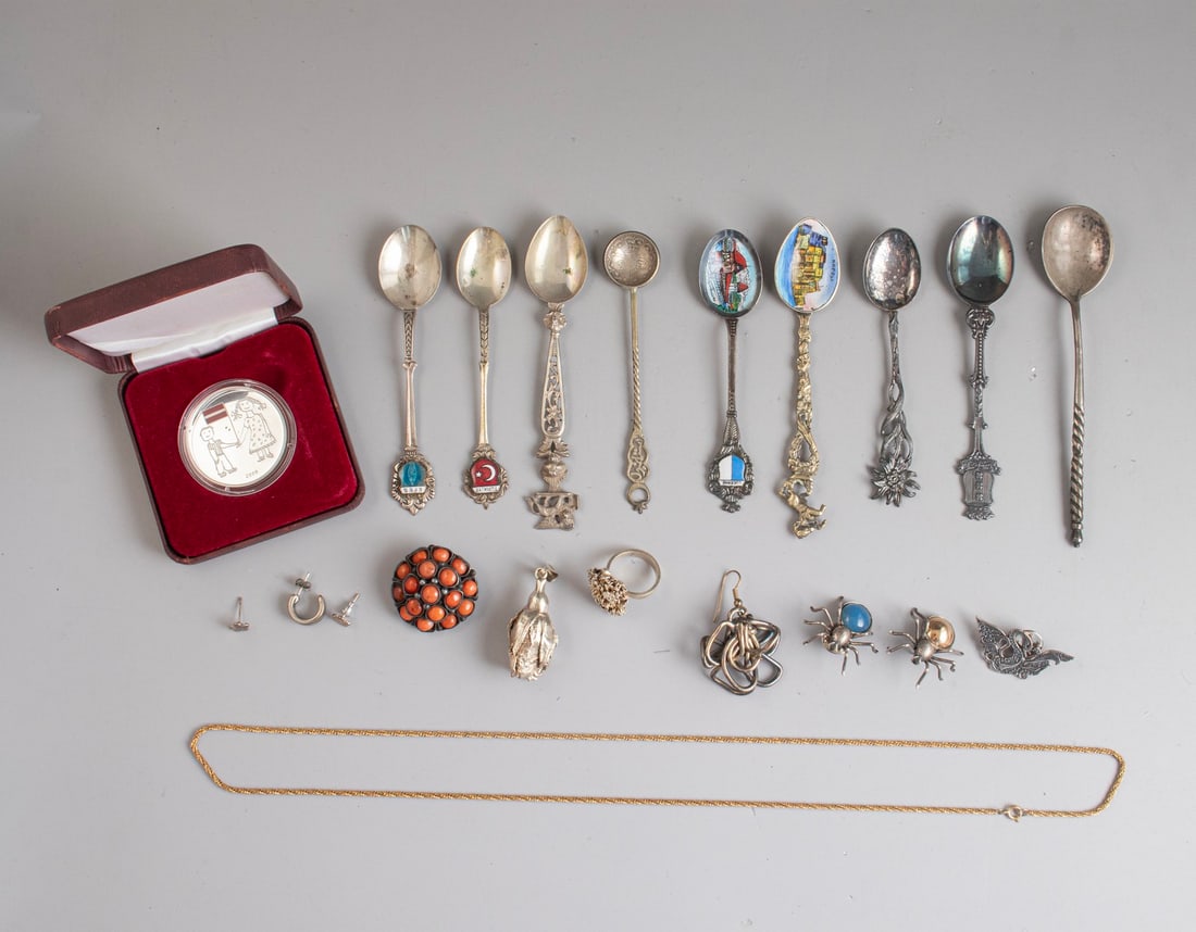 Silver Jewelry Items (1 of 9)