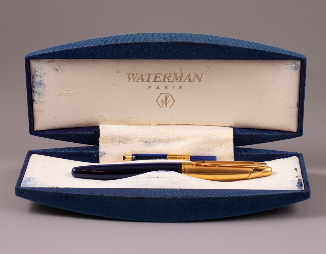 Waterman Edson Fountain Pen: Waterman Edson fountain pen, Blue Sapphire with gold plated cap. Size: 5.7" (14.5 cm). 18K gold nib, M. Excellent condition, in original box (wear to box)