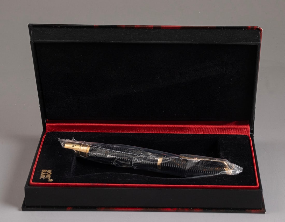 Montblanc Virginia Woolf Limited Edition Fountain Pen (1 of 11)
