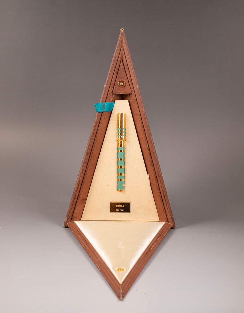 Dupont Les Elements - L'eau Fountain Pen: Dupont "Les Elements - L'eau" fountain pen, Limited numbered edition, gold-plated with Chinese lacquer, set with two diamonds on the clip. Size: 5.5" (14 cm), 18K gold nib, M. numbered 083/200.Very go