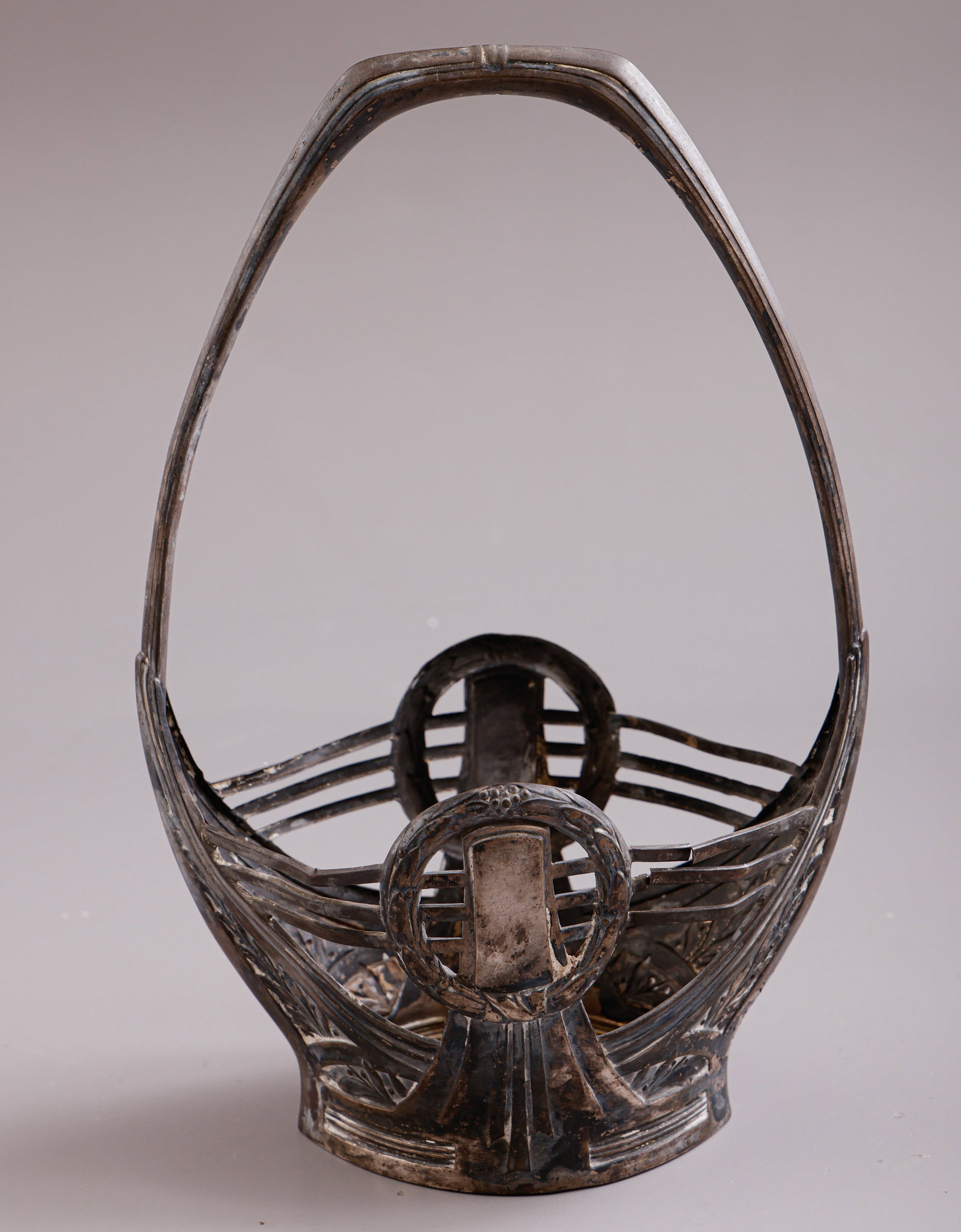 German Silver Basket, Jugendstil: German Jugendstil 800 silver basket, decorated with openwork floral motifs. With handle. Dimensions: 14X21 cm. Weight: 114 grams. Hallmarked. Minor flaws, missing the glass.