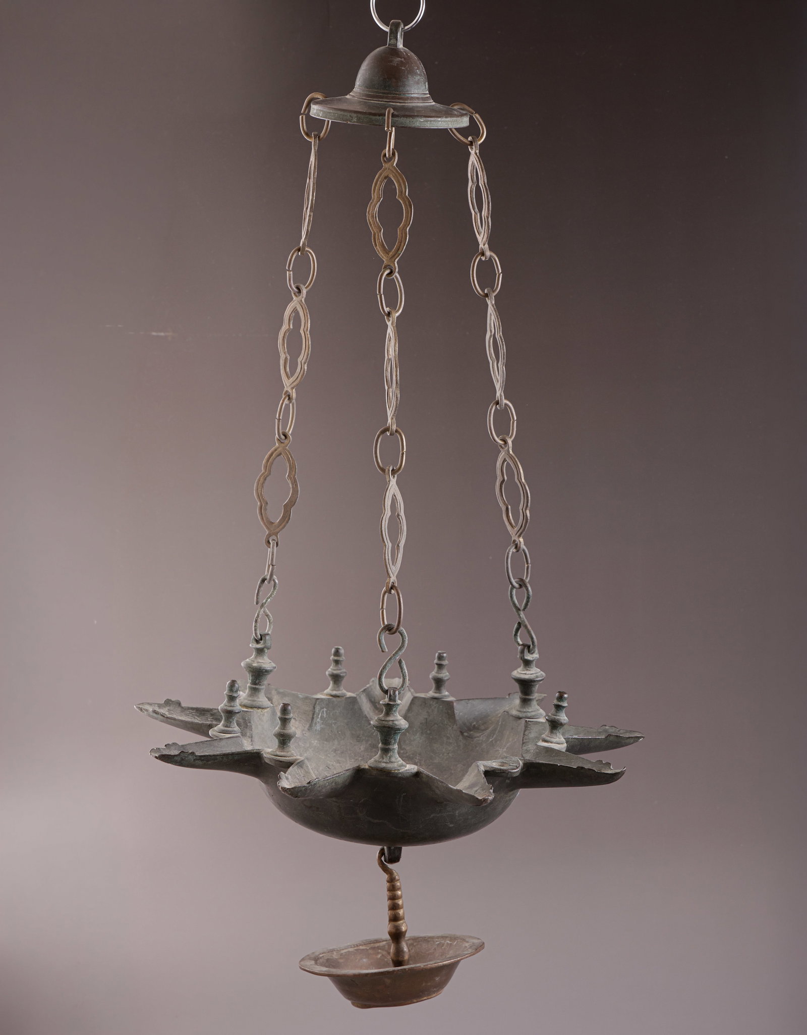 Bronze Judenstern: Jewish bronze ceiling lamp (Judenstern) with 9 branches, Italy, 19th century. Height with rack: 58 cm.