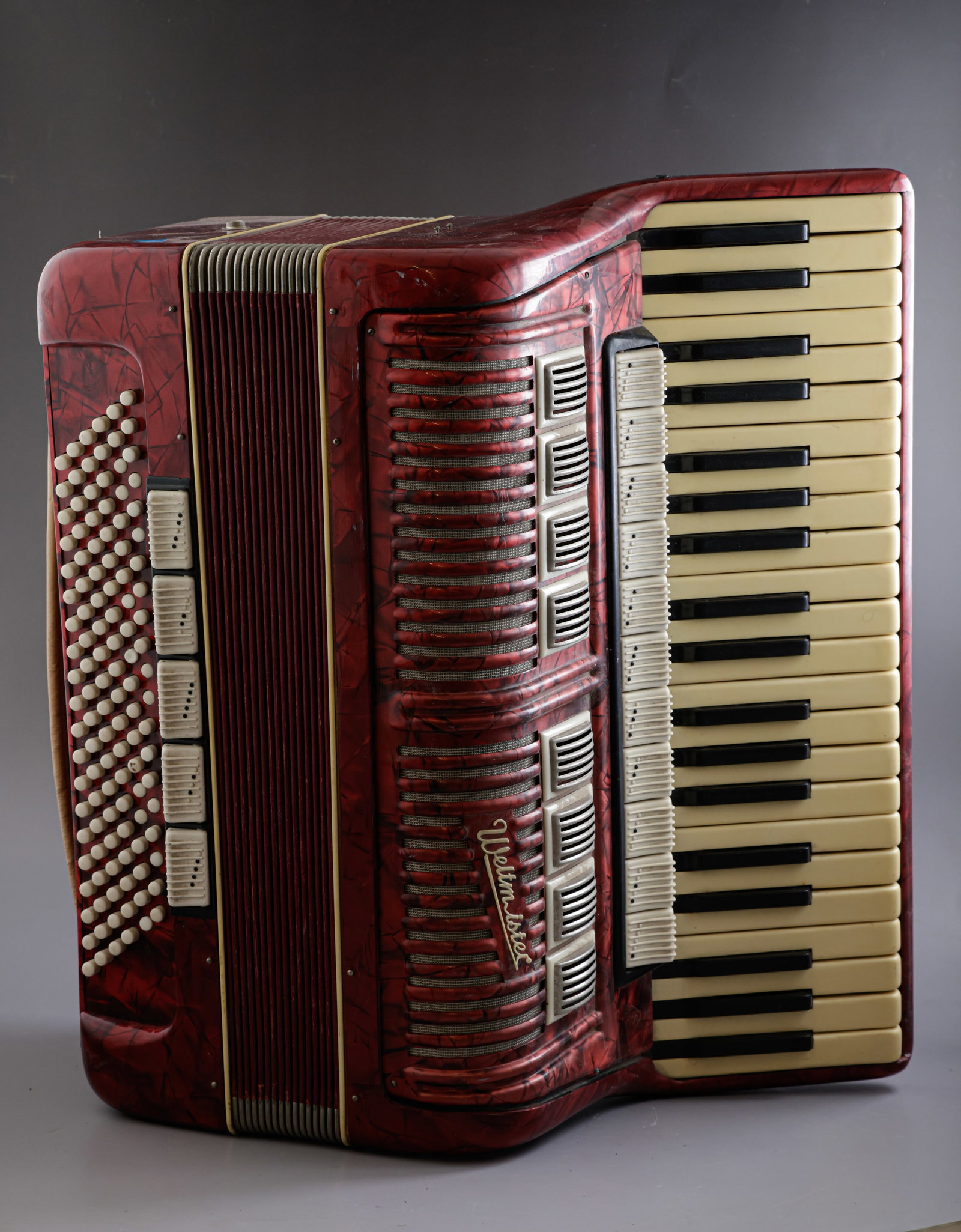 Weltmeister Accordion (1 of 2)