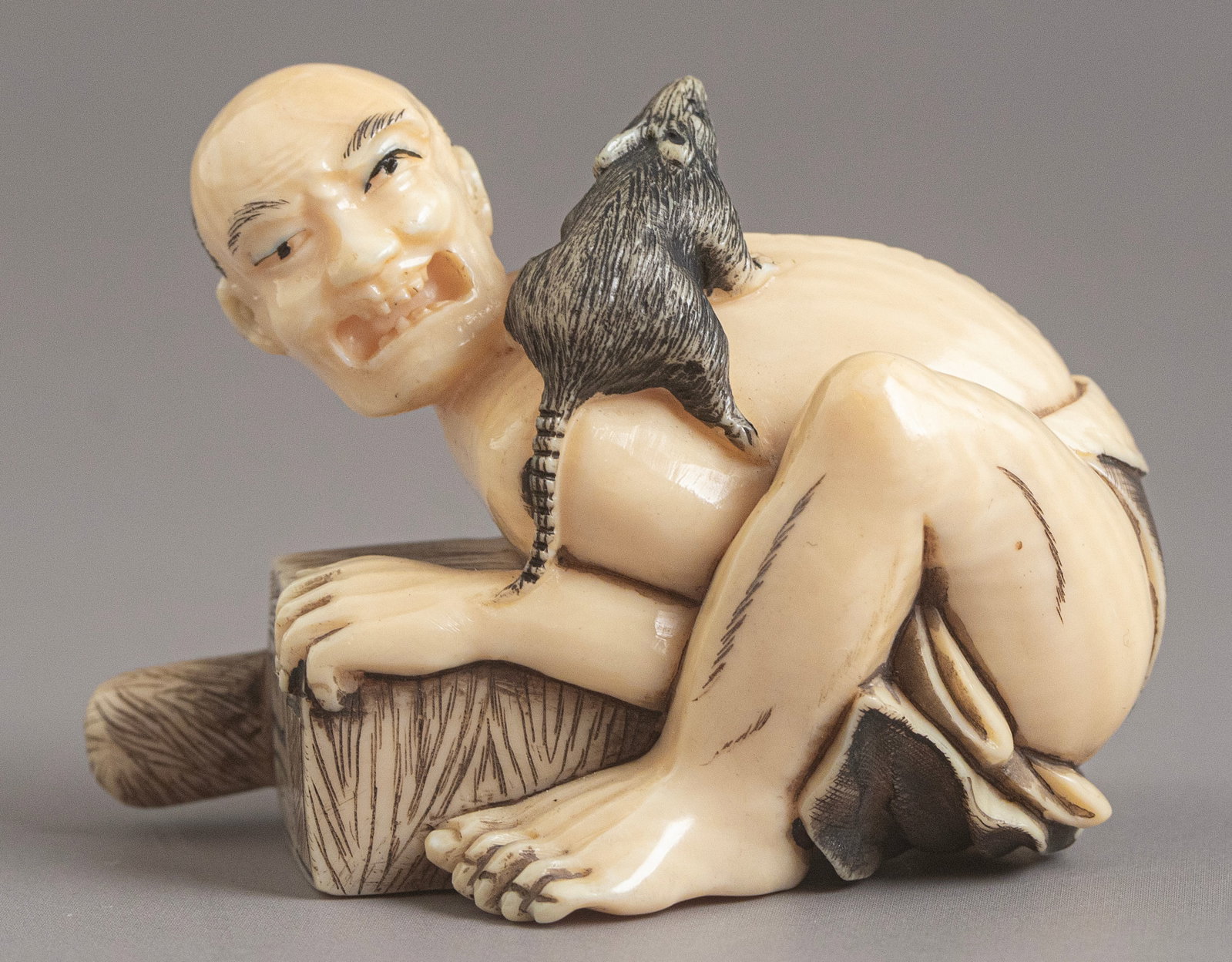 Carved Japanese Netsuke (1 of 3)
