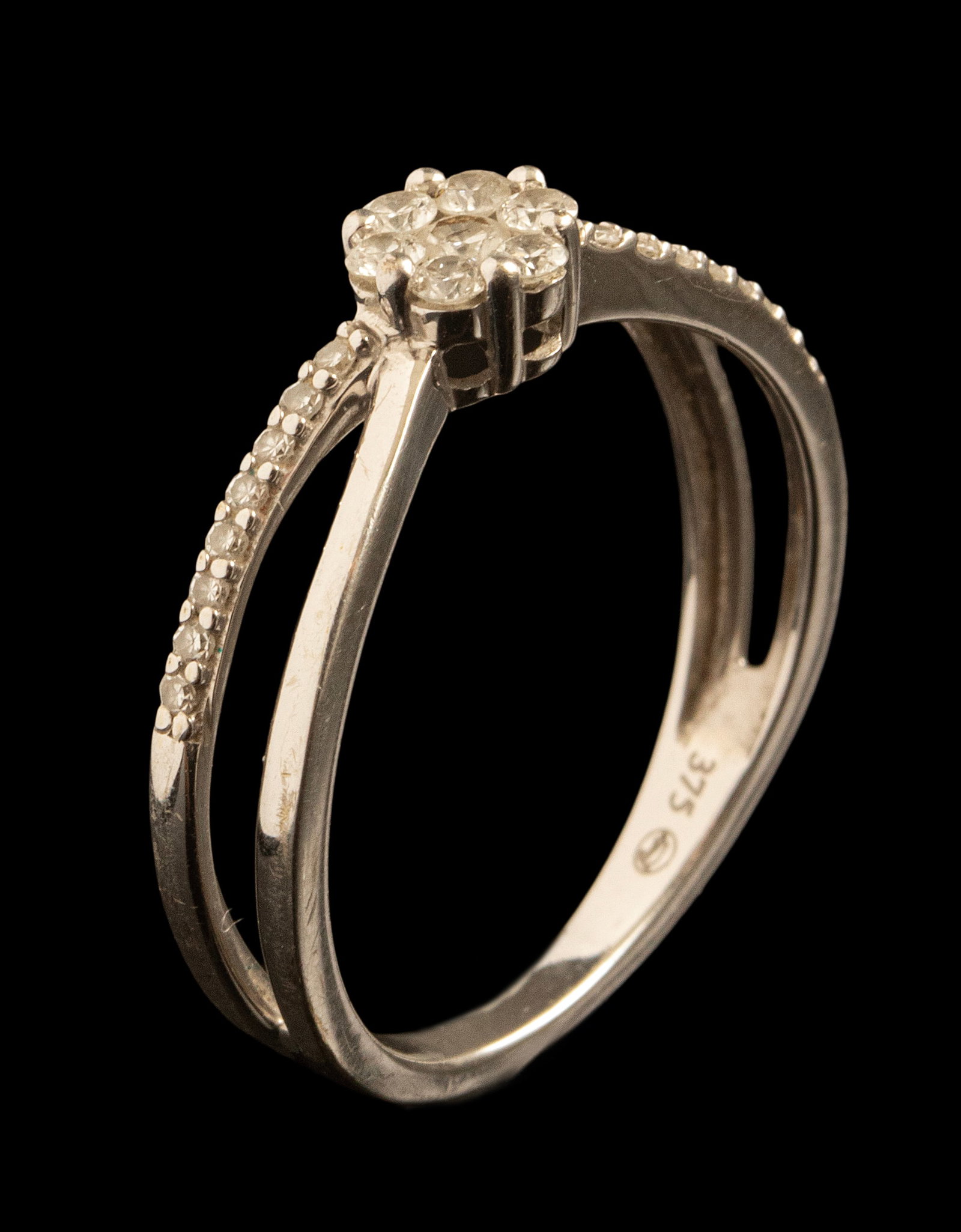 Gold Diamond Ring - 4