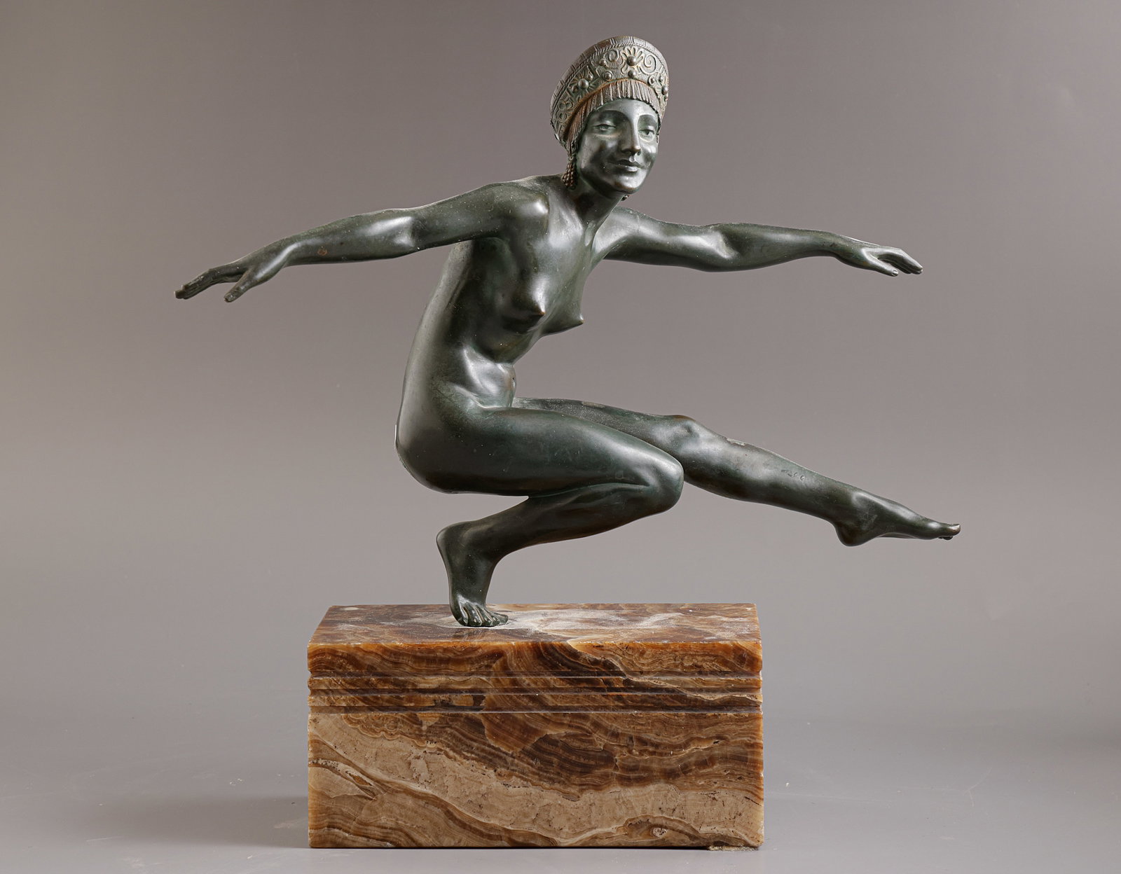 Art Deco Bronze Sculpture, Dancer: Unidentified artist, Dancer, Art Deco bronze sculpture attached to a marble base, length: 34 cm, signed “Zinski".
