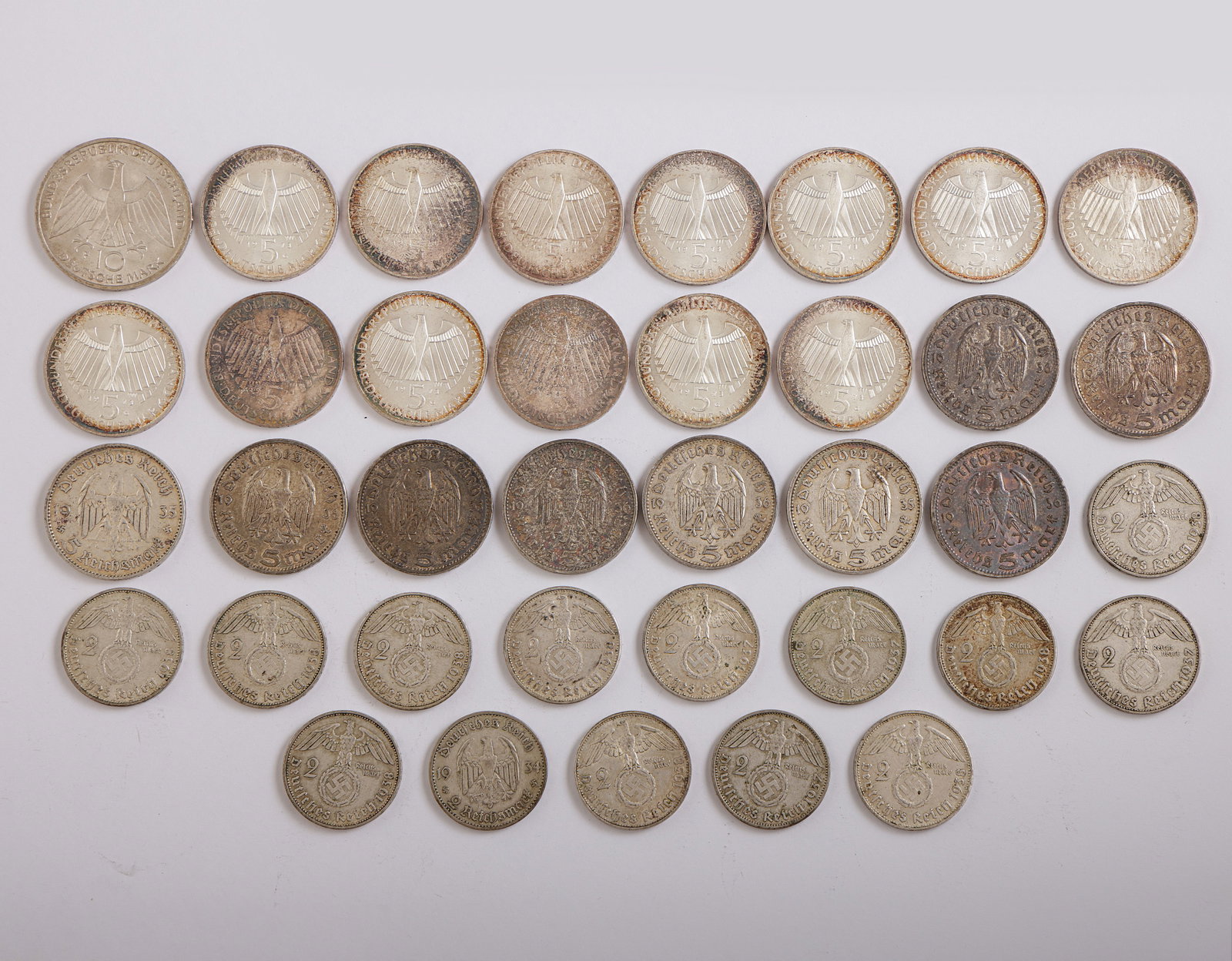Silver Coins, Germany: Lot of silver coins, Germany, including nine 900 silver 5 Reichsmark coins (total weight: 124 grams), fourteen 625 silver 2 Reichsmark coins (total weight: 112 grams), thirteen 625 silver 5 Mark coins