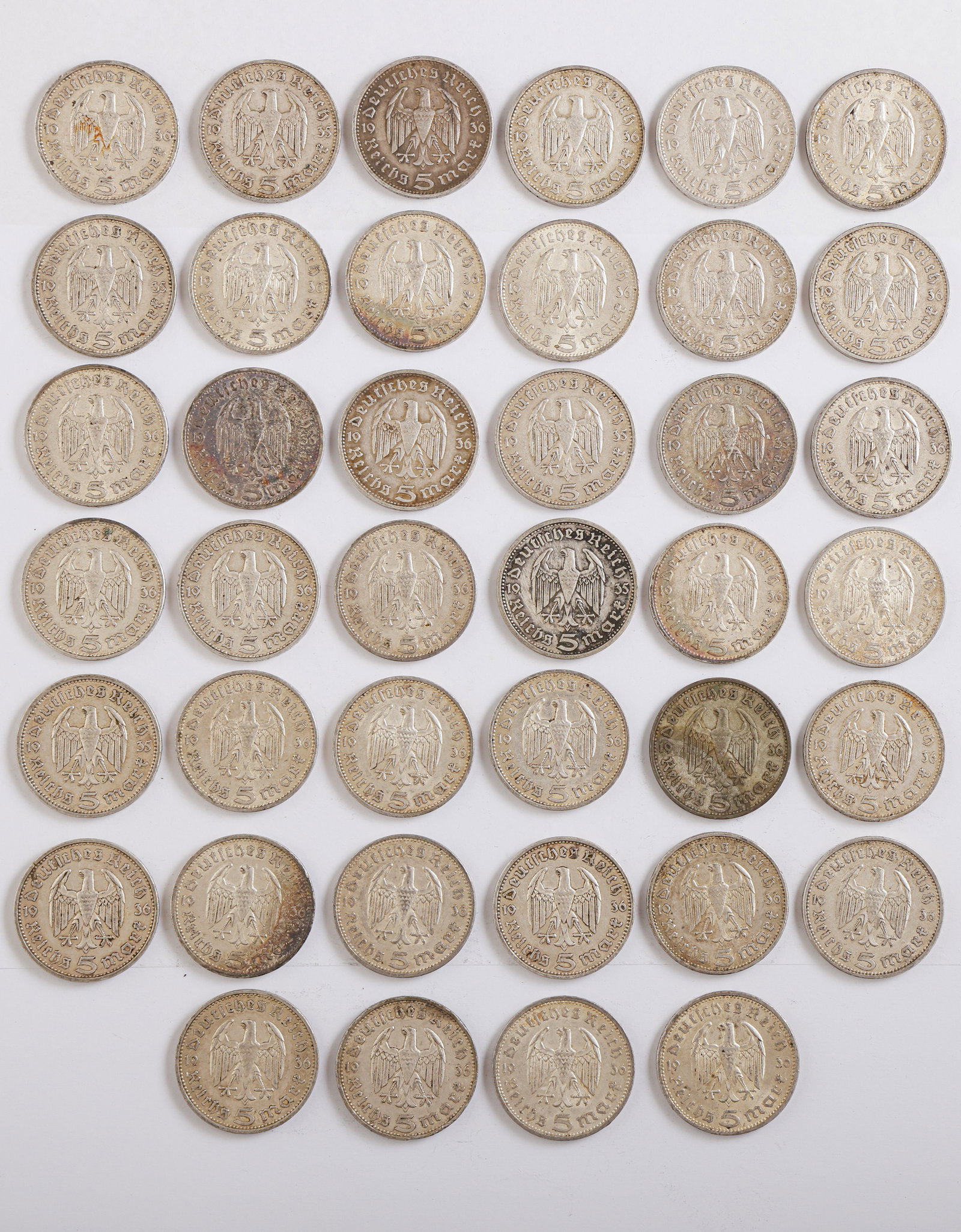 Silver Coins, Germany: Lot of forty 5 Reichsmark 900 silver coins, Germany, 1934–1938. Total weight: 555 grams. Various conditions.