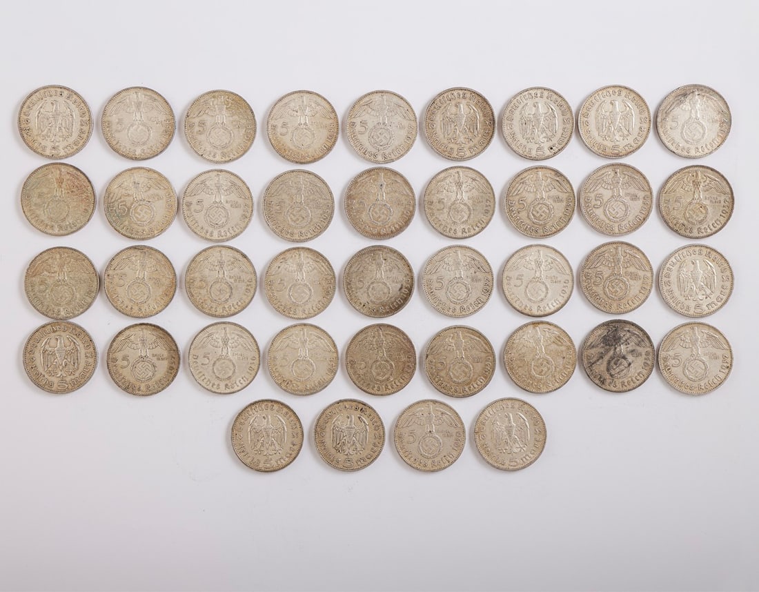 Silver Coins, Germany: Lot of forty 5 Reichsmark 900 silver coins, Germany, 1935–1938. Total weight: 555 grams. Various conditions.
