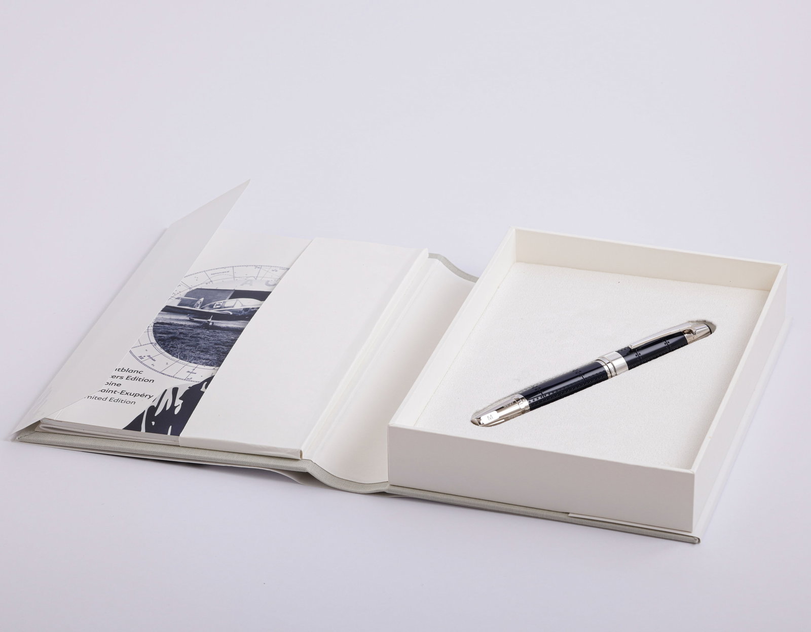 Montblanc Limited Writers Edition Fountain Pen, Marcel Proust: Montblanc Limited Writers edition fountain pen, "Marcel Proust". Size: 5.3" (13.5 cm). 18K white gold nib, M. Numbered 12808/21000. Mint in original box, accompanied by the brochure. Never inked.
