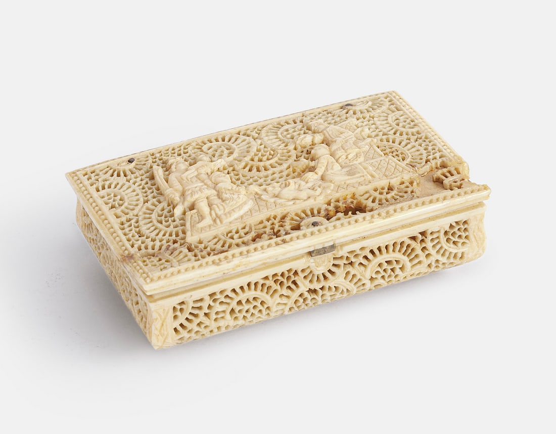 Carved Snuff Box (1 of 7)