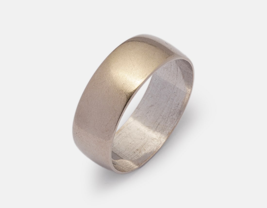 Gold Wedding Ring: 14K gold wedding band. Size: 6 US. Width: 6 mm. Weight: 2.8 g. Hallmarked.