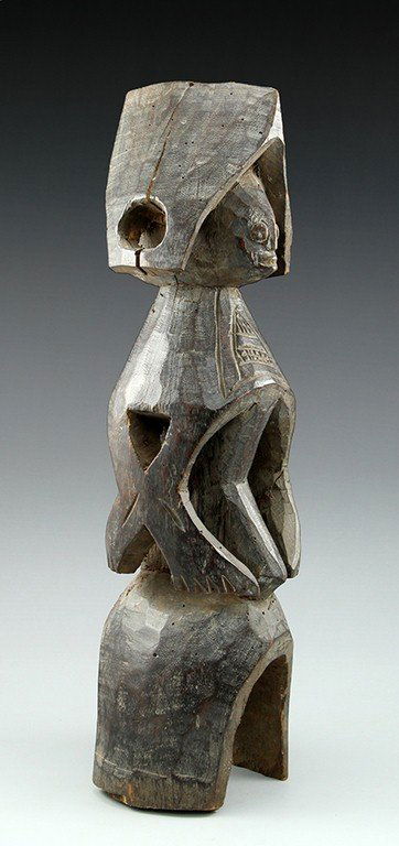 African wooden sculpture (1 of 2)