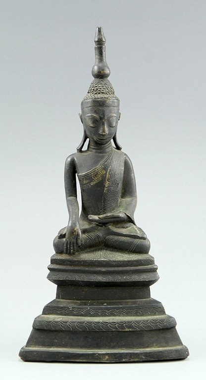 Buddha bronze sculpture (1 of 2)
