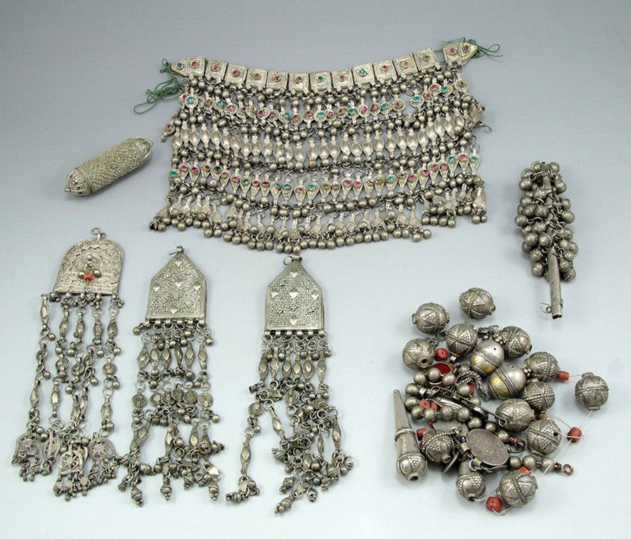 Lot of ethnic jewelry (1 of 1)