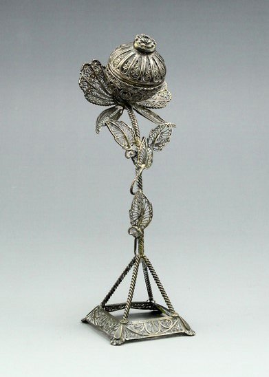 Jewish silver spice holder (1 of 2)