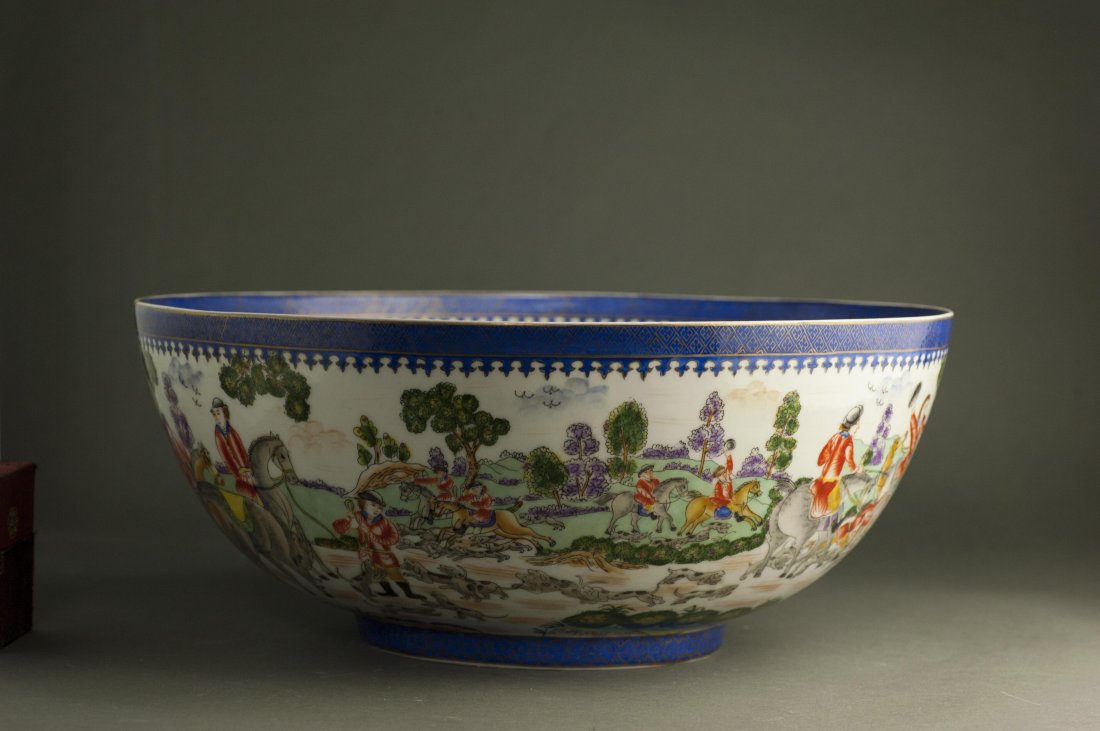 Chinese Qing Dynasty Bowl: A Fine Chinese Qing Dynasty Bowl, export porcelain WuCai bowl, skill painted with army, well design shape, According to its artistic style and manufacturing condition, it was probably made in Chinese 