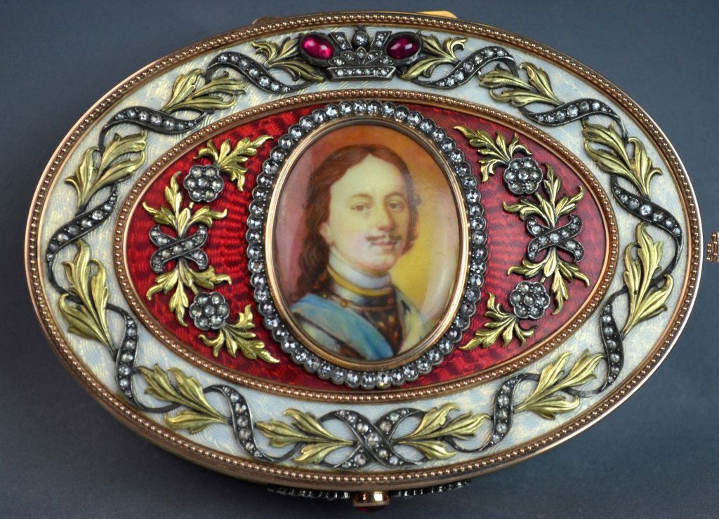 Gold & Diamond Large Snuff Box (1 of 9)