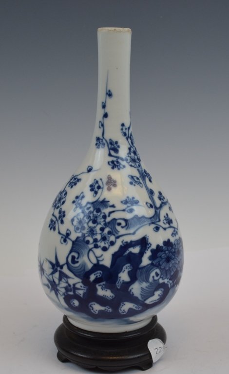 Chinese Blue and White Bottle Vase (1 of 6)
