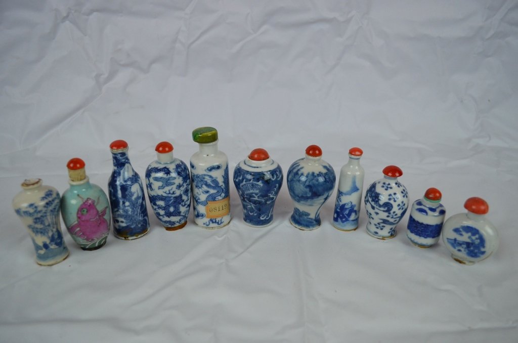 11 Pieces of Chinese Snuff Bottles (1 of 8)