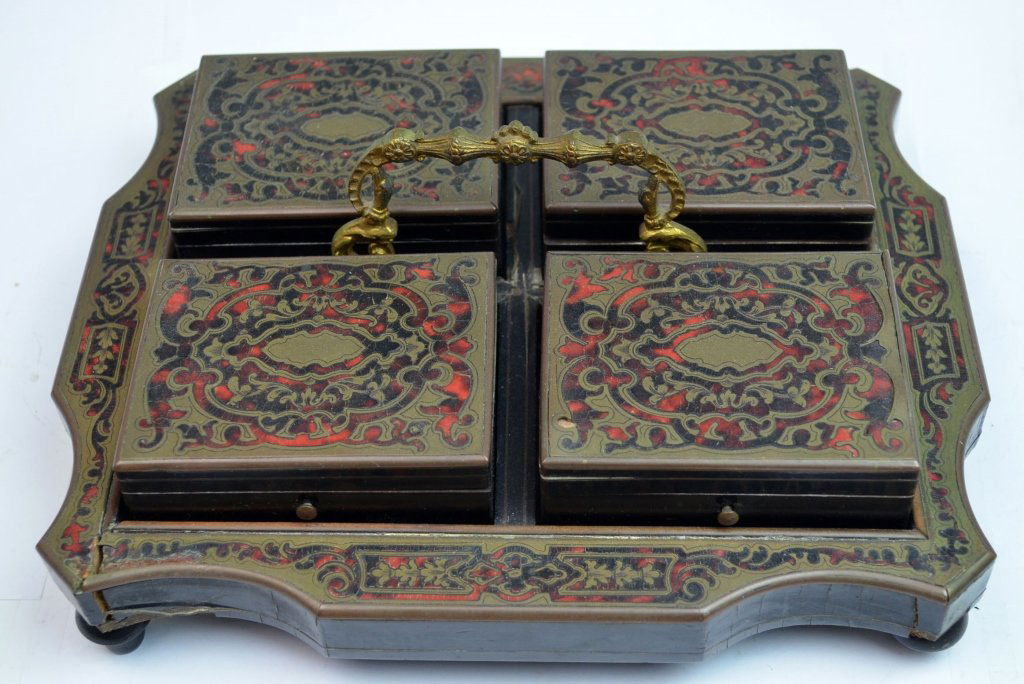 Antique Four Tortell Shell Boxes on the Stand (1 of 10)