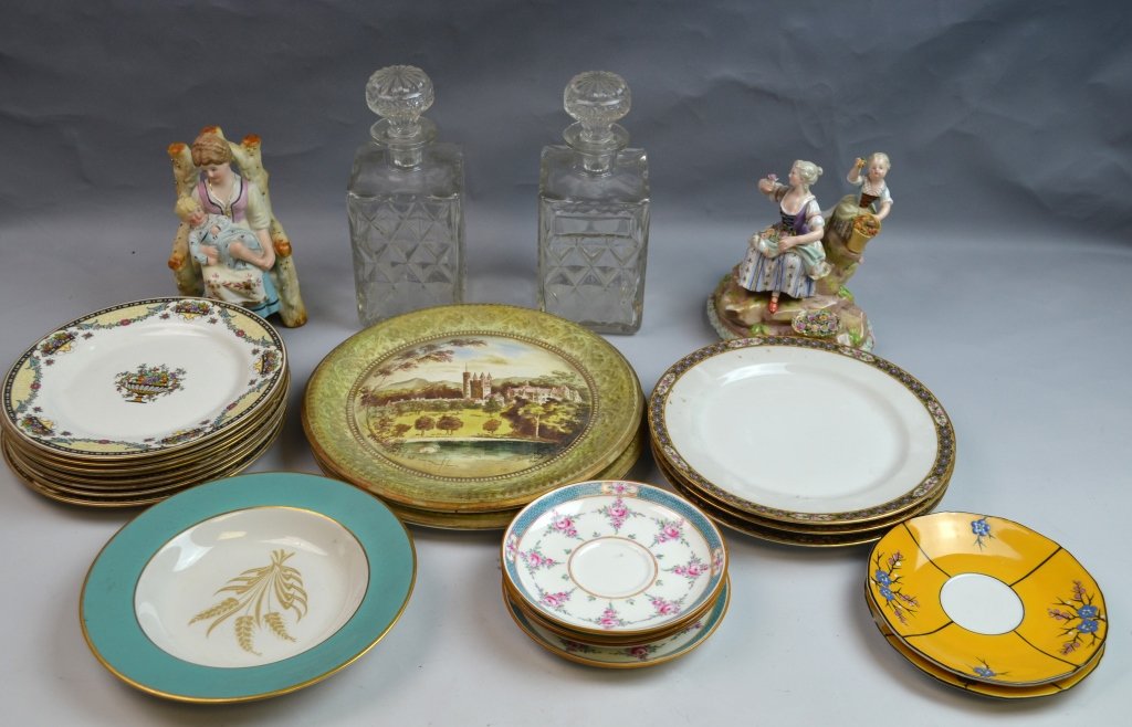 A Group of Porcelain & Glass Dinnerware Set: Size Varied.