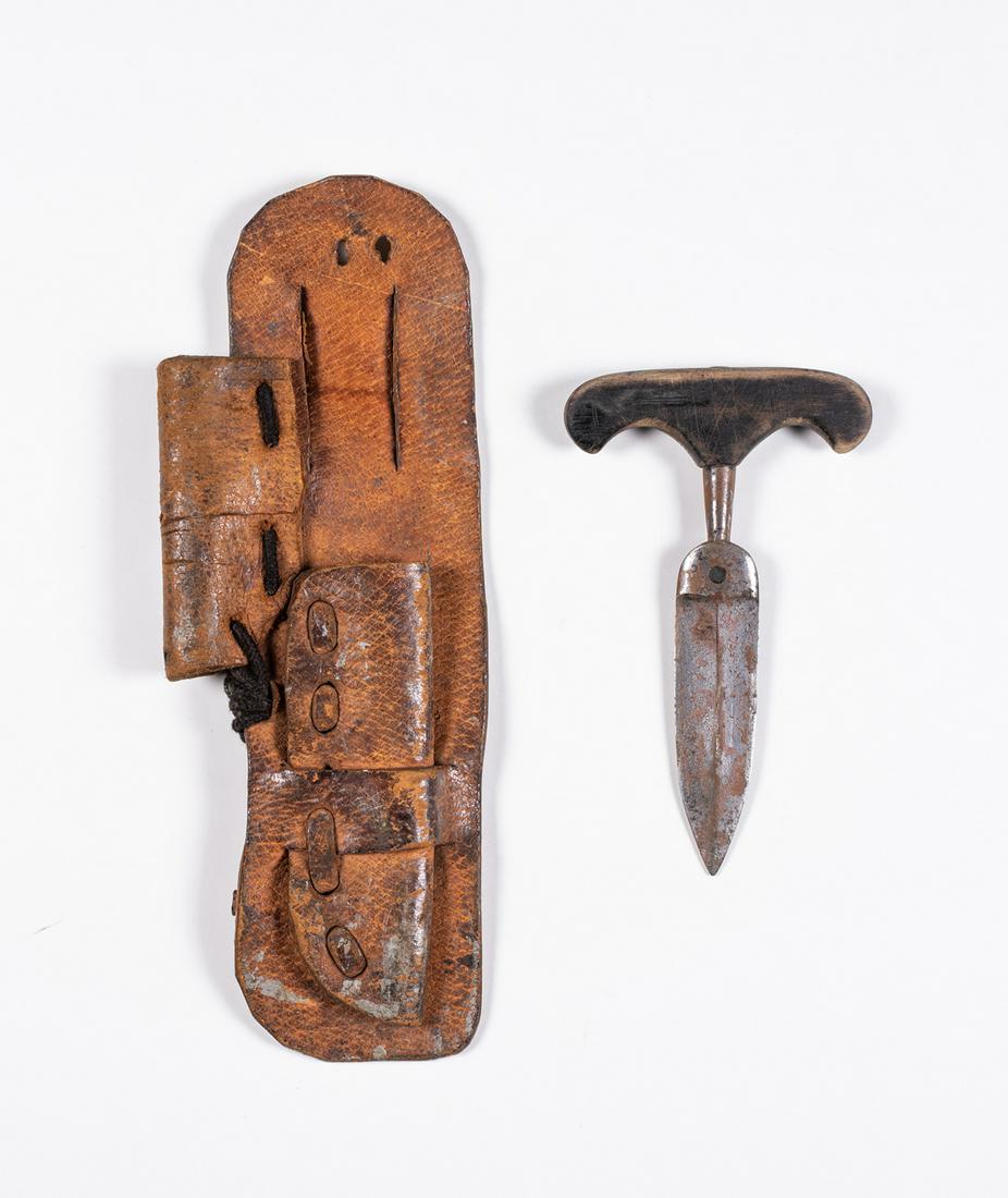Southwestern USA "Gamblers" Push Dagger and Sheath: Southwestern USA "Gamblers" Push Dagger and Sheath, The belt worn leather sheath has two knife holsters, one which appears to be original for the push dagger, the other along the side may have been ad