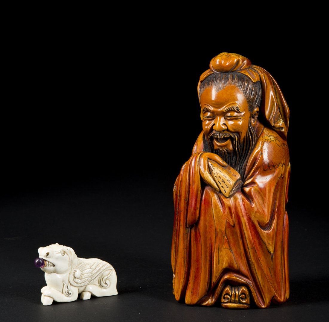 Chinese Carvings of Scholar and Snuff Bottle (1 of 9)
