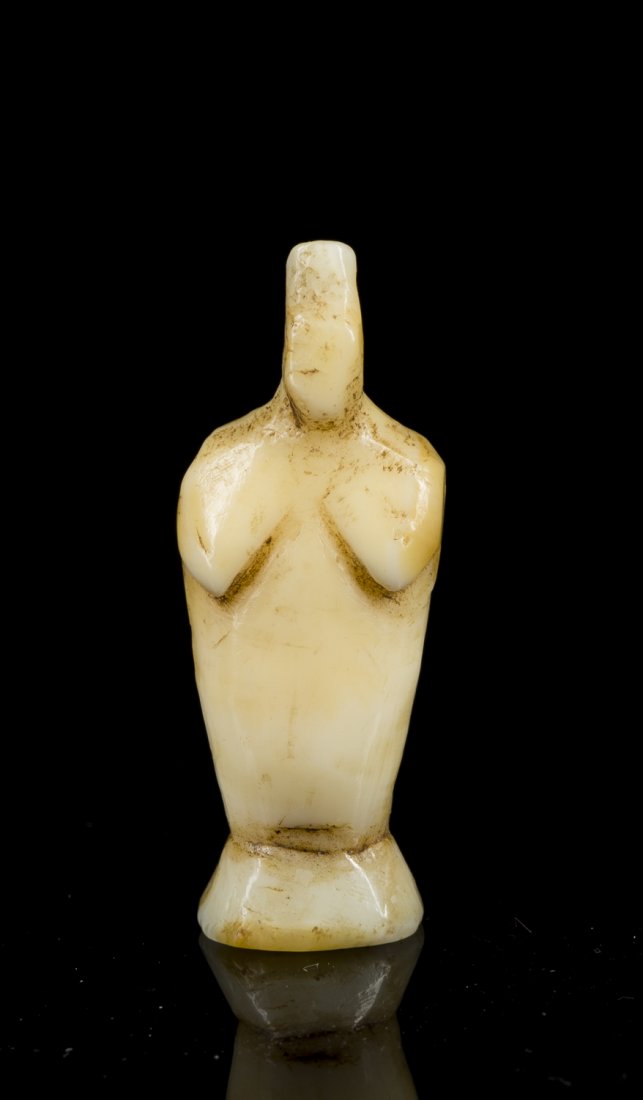A Superb Inuit Shaman's figurine (1 of 8)