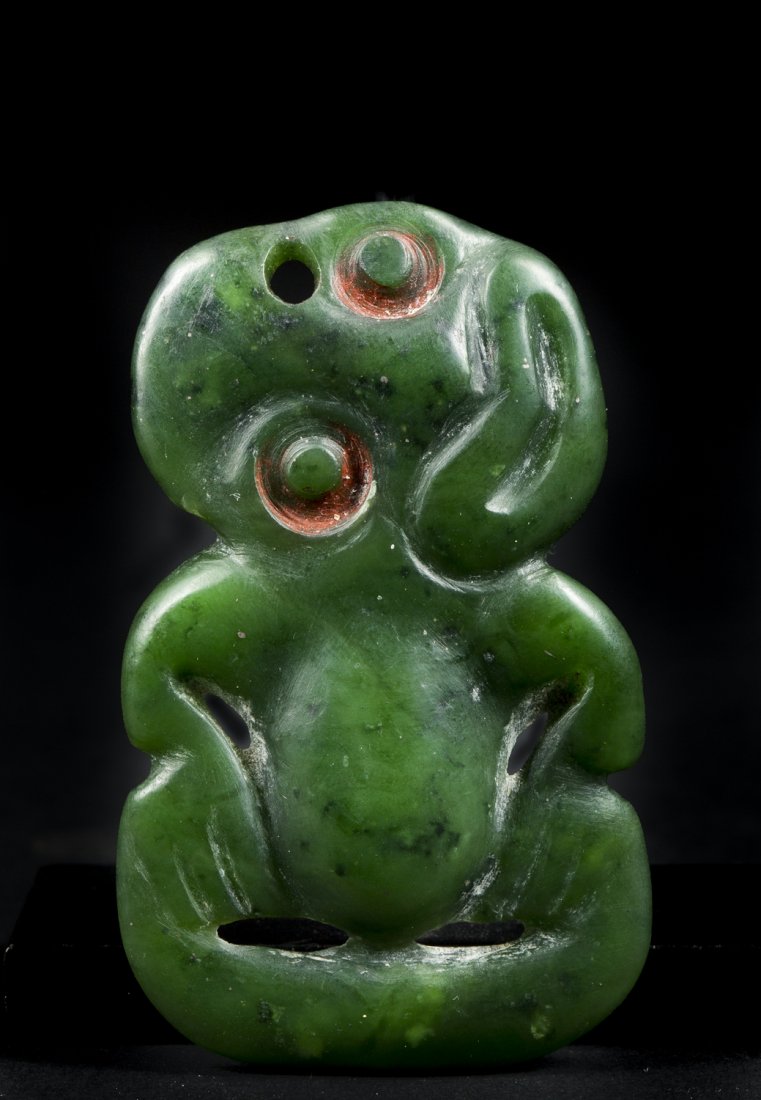A Fine and well carved Maori Nephrite Tiki (1 of 10)