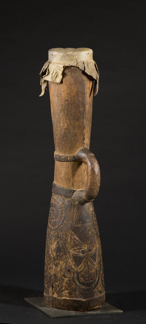 A fine Abelam drum (1 of 10)