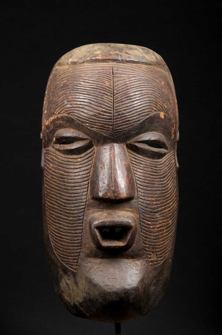 A fine and rare Kasai Luba mask (1 of 10)