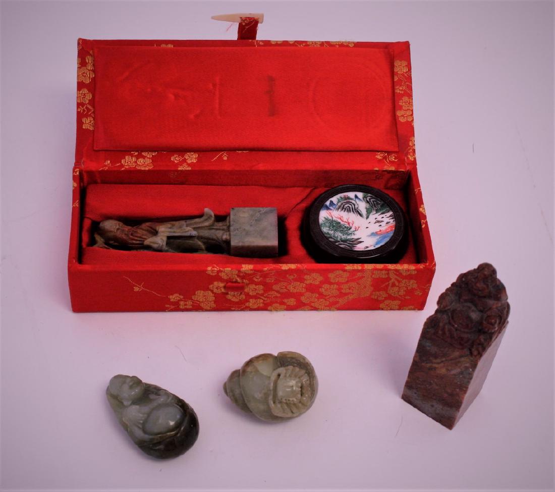 Lot of Miscellaneous Chinese Hardstone Carvings (1 of 4)