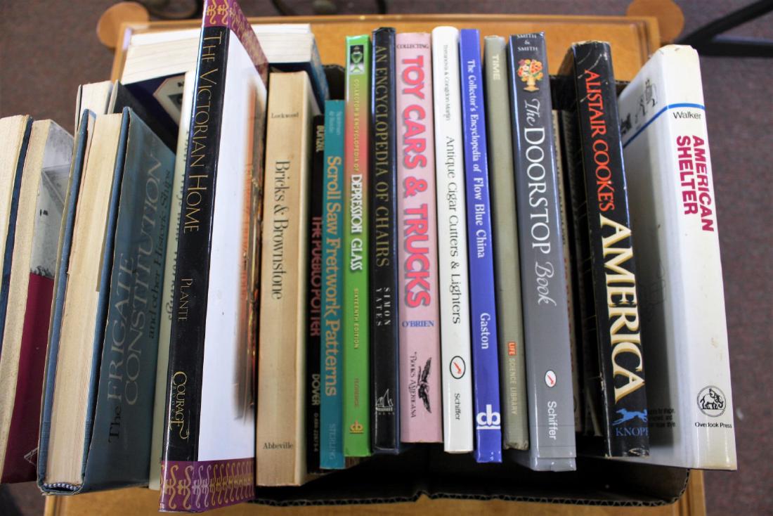 Box Lot of Art Reference Books(21): Flow Blue China; Doorstops