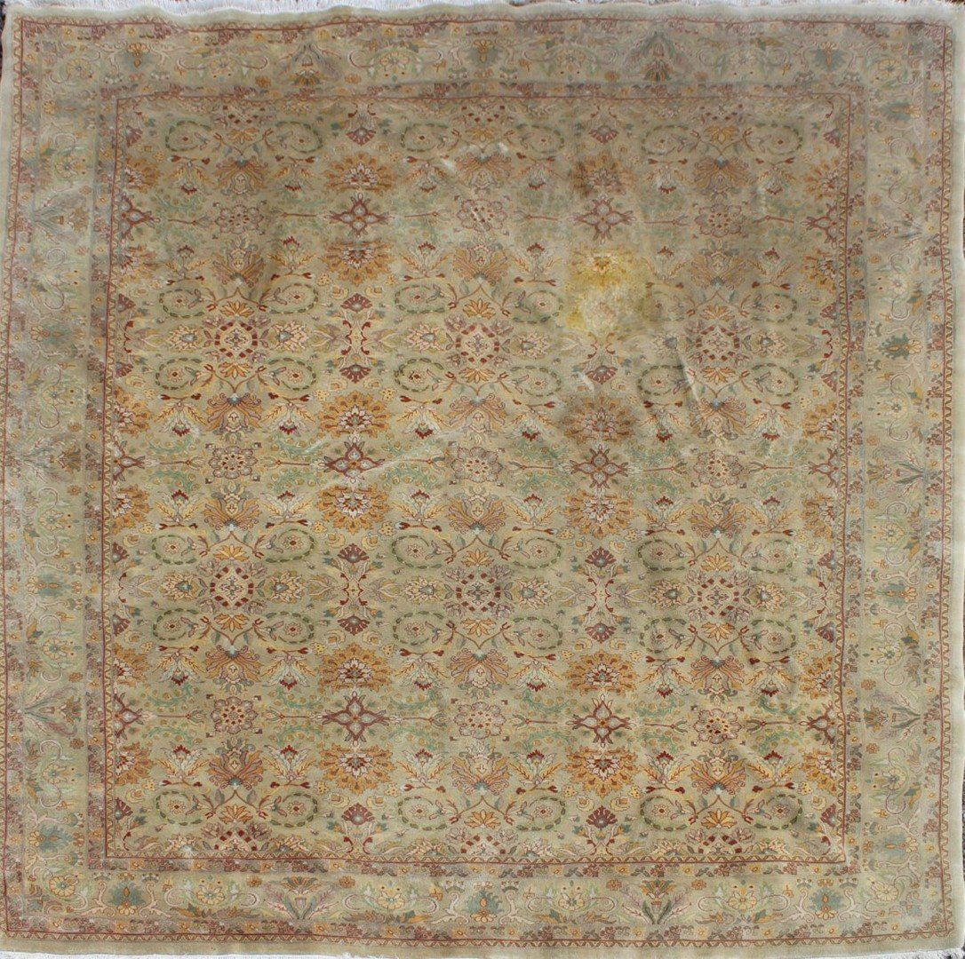 Room Size Oriental Carpet. 11.6 x 9 (1 of 3)