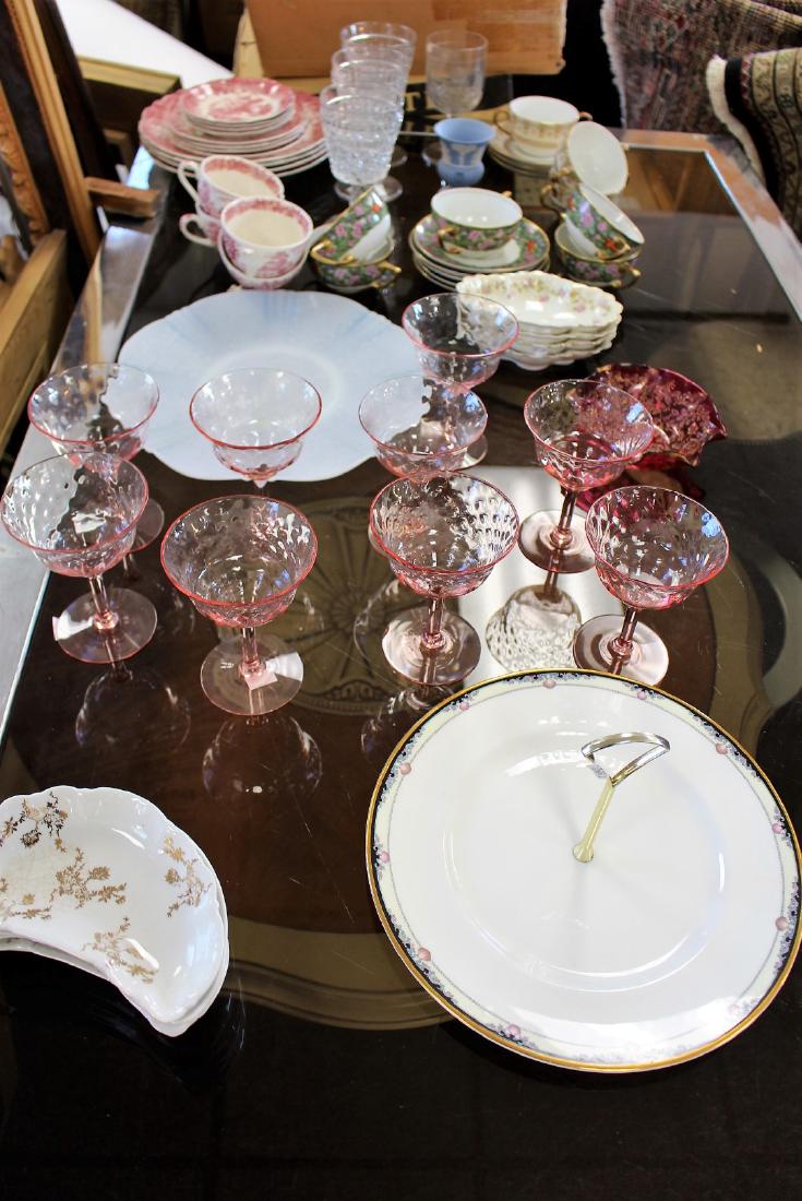 Lot of Miscellaneous Glass and Porcelain Items (1 of 4)