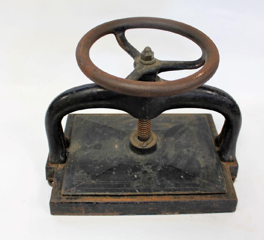 Antique Iron Printing Press (1 of 2)