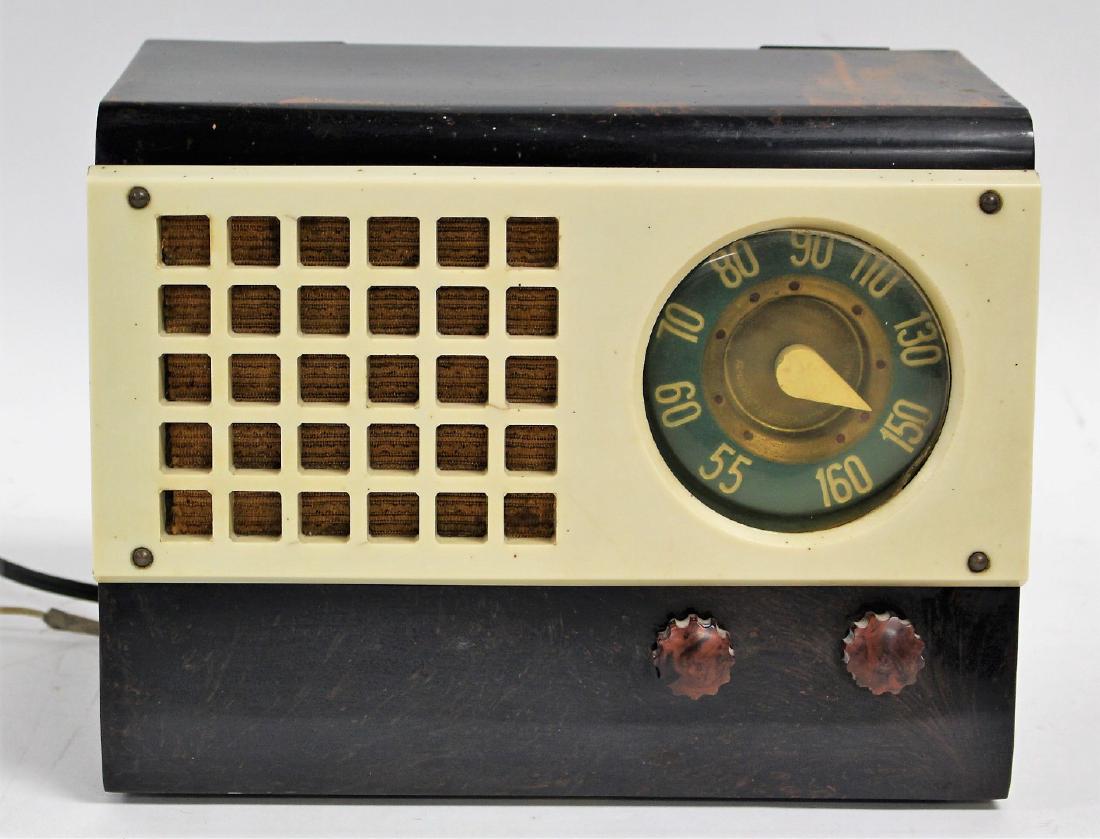 Emerson Art Deco Radio (1 of 4)