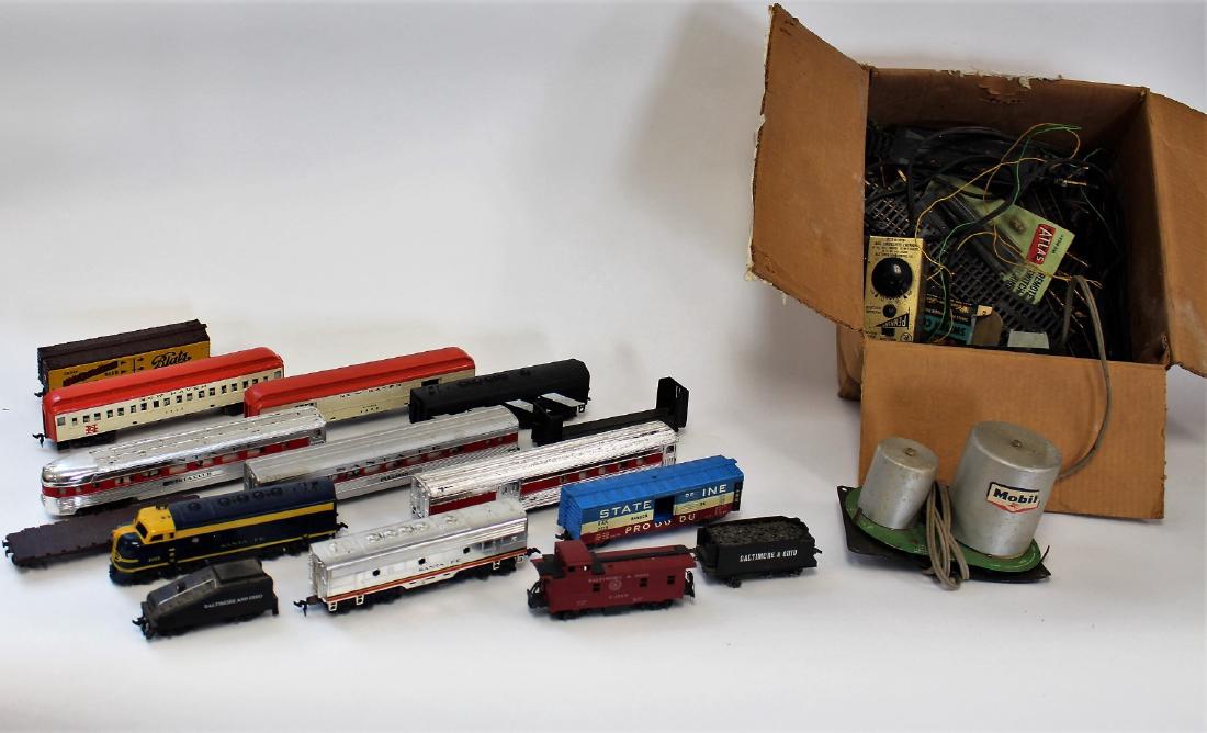 Lot of Vintage Toy Trains and Accessories (1 of 4)
