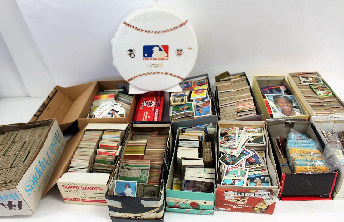 Large Collection of Vintage Baseball Cards (1 of 5)