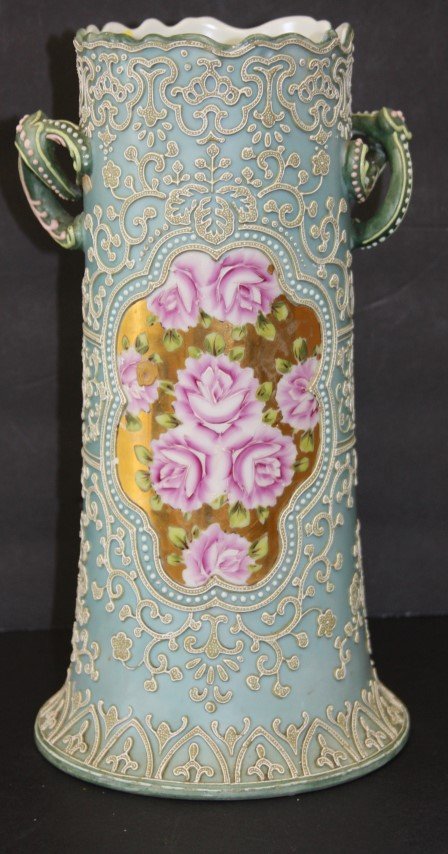 Japanese Moriage  Porcelain Vase (1 of 7)