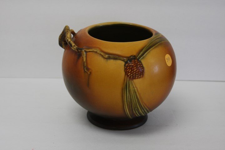 Roseville Pottery Vase Signed (1 of 3)